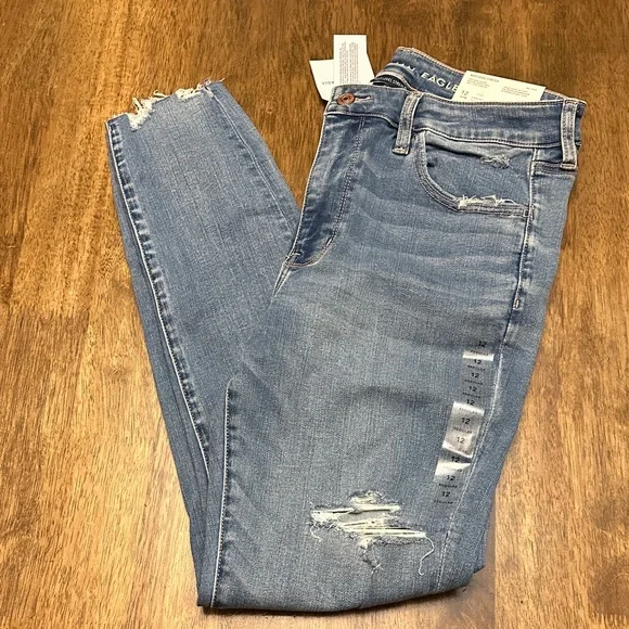 American Eagle Outfitters Ripped Blue Jeans - Picture 7 of 9